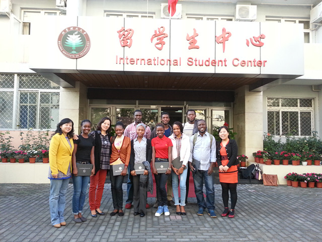 老哥俱乐部-老哥必备的交流社区