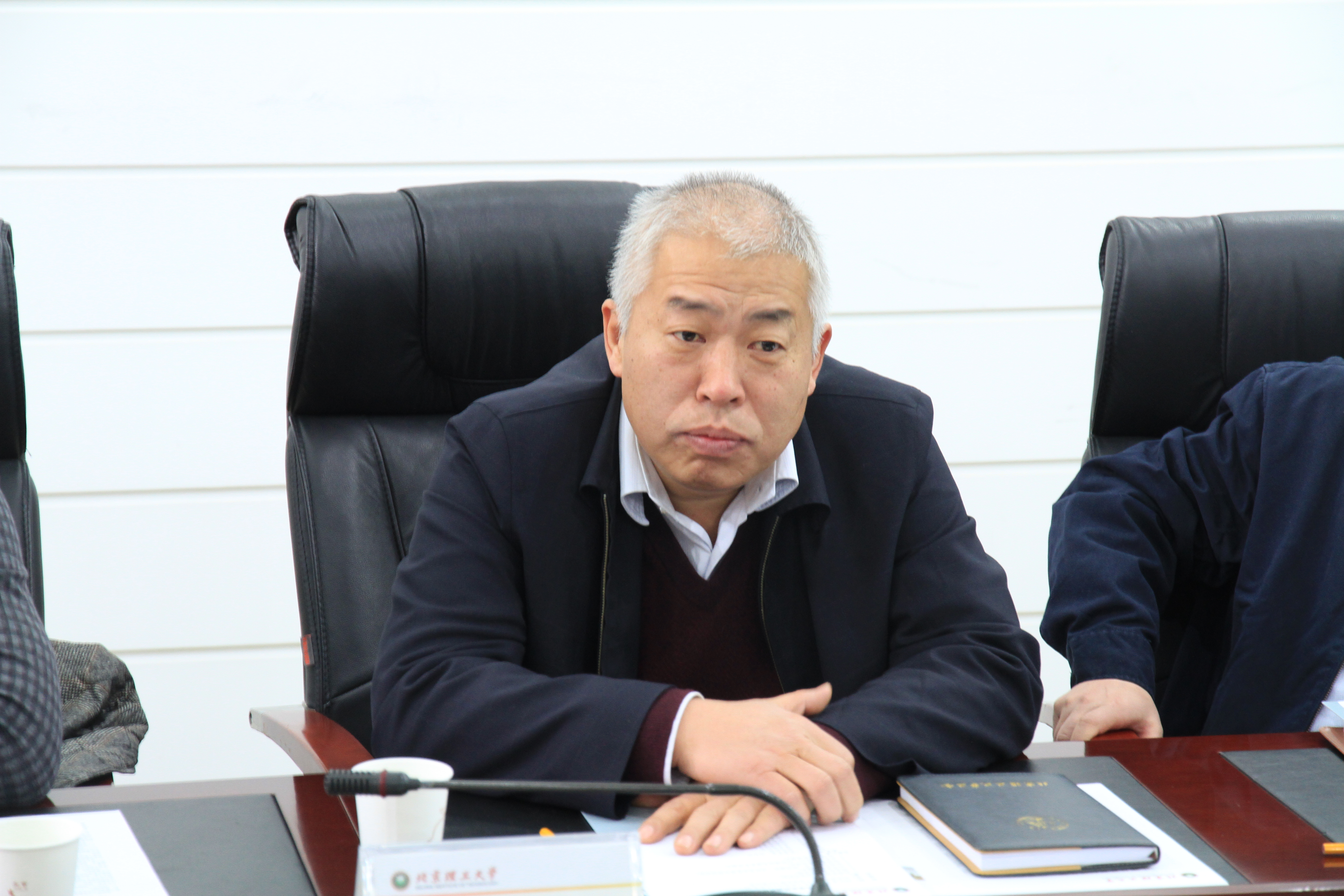 老哥俱乐部-老哥必备的交流社区