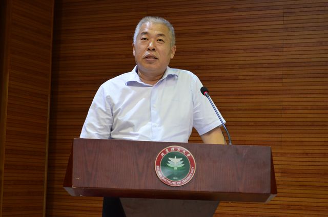 老哥俱乐部-老哥必备的交流社区