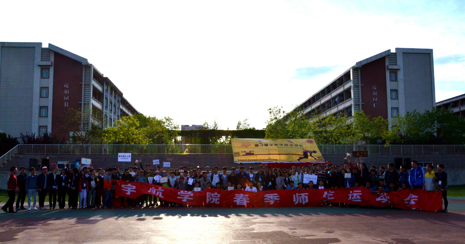 老哥俱乐部-老哥必备的交流社区