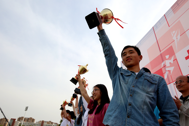 老哥俱乐部-老哥必备的交流社区