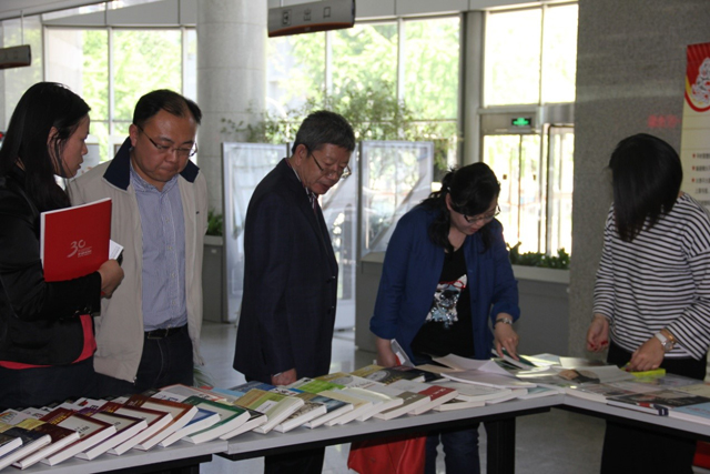 老哥俱乐部-老哥必备的交流社区