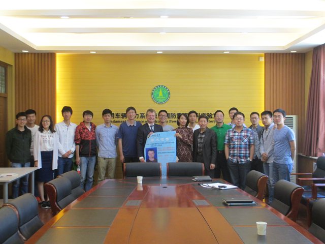 老哥俱乐部-老哥必备的交流社区