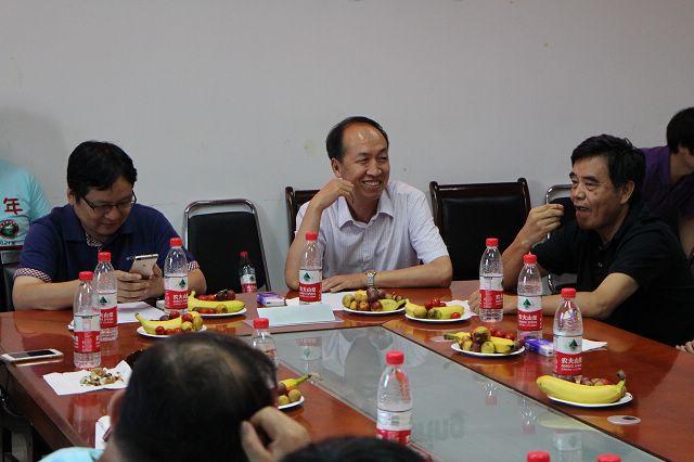 老哥俱乐部-老哥必备的交流社区