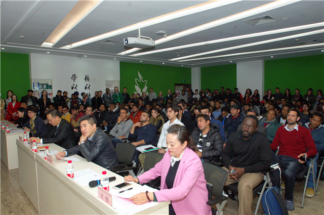 老哥俱乐部-老哥必备的交流社区