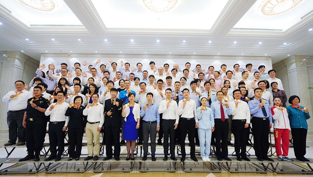 老哥俱乐部-老哥必备的交流社区