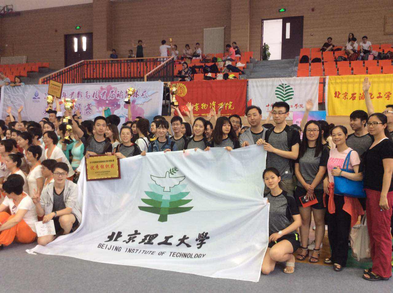 老哥俱乐部-老哥必备的交流社区