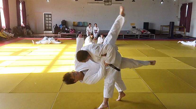 老哥俱乐部-老哥必备的交流社区