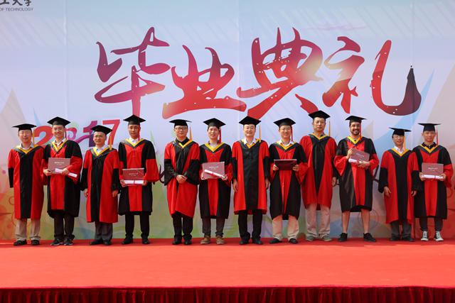 老哥俱乐部-老哥必备的交流社区