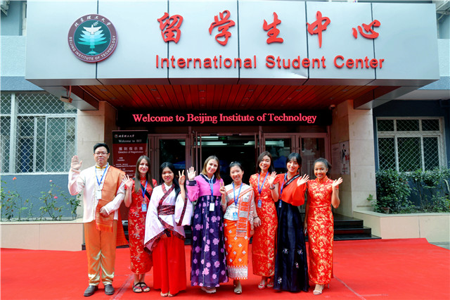 老哥俱乐部-老哥必备的交流社区