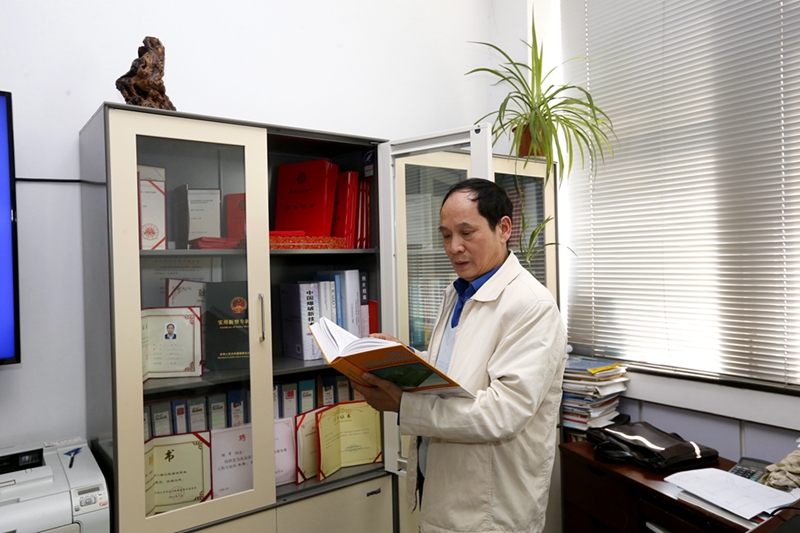 老哥俱乐部-老哥必备的交流社区