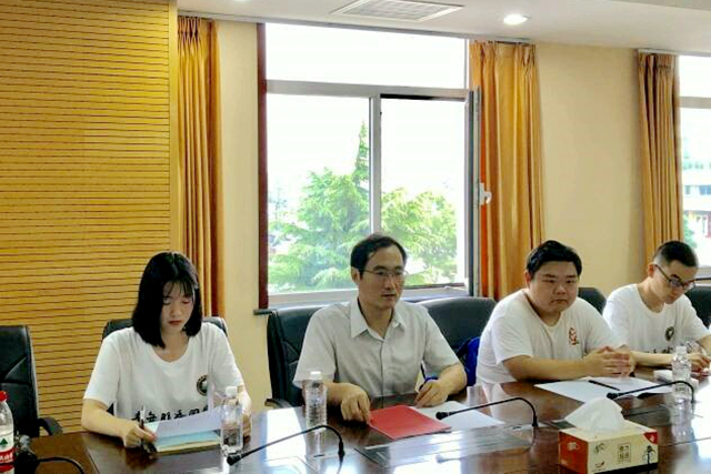 老哥俱乐部-老哥必备的交流社区