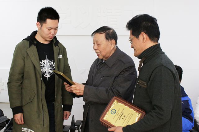 老哥俱乐部-老哥必备的交流社区