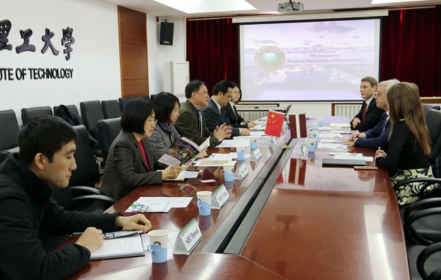 老哥俱乐部-老哥必备的交流社区