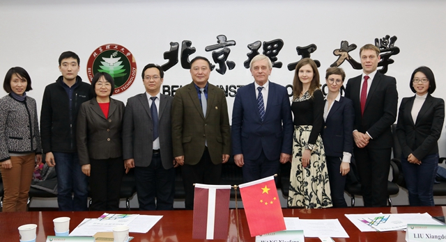 老哥俱乐部-老哥必备的交流社区