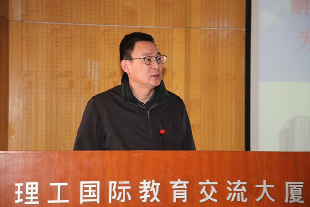 老哥俱乐部-老哥必备的交流社区