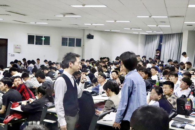 老哥俱乐部-老哥必备的交流社区