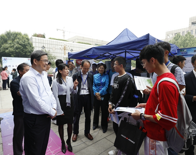 老哥俱乐部-老哥必备的交流社区