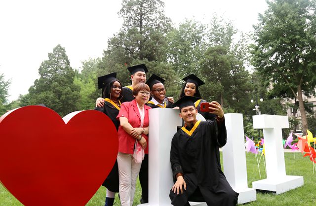 老哥俱乐部-老哥必备的交流社区