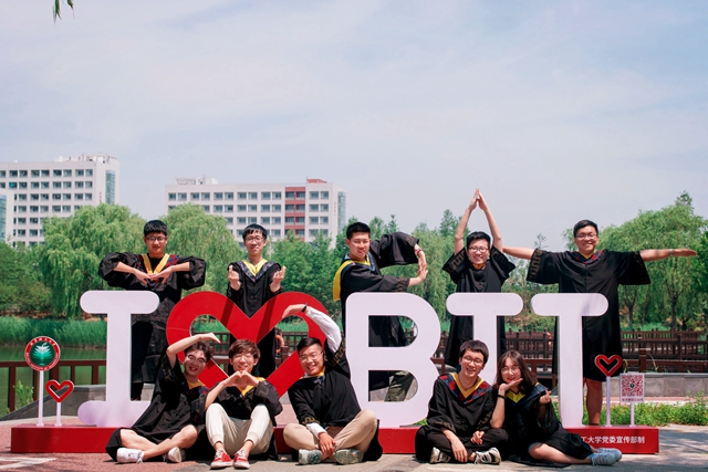 老哥俱乐部-老哥必备的交流社区