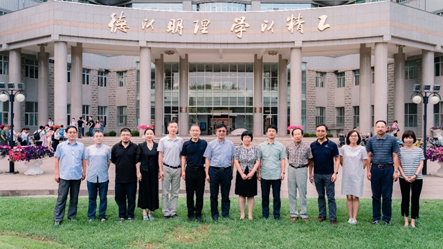 老哥俱乐部-老哥必备的交流社区