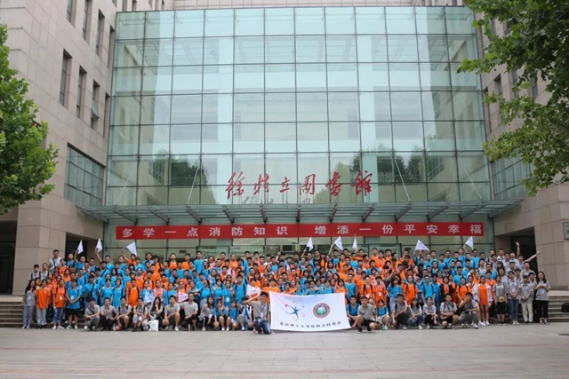 老哥俱乐部-老哥必备的交流社区