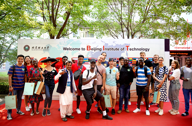 老哥俱乐部-老哥必备的交流社区