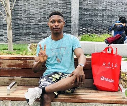 老哥俱乐部-老哥必备的交流社区