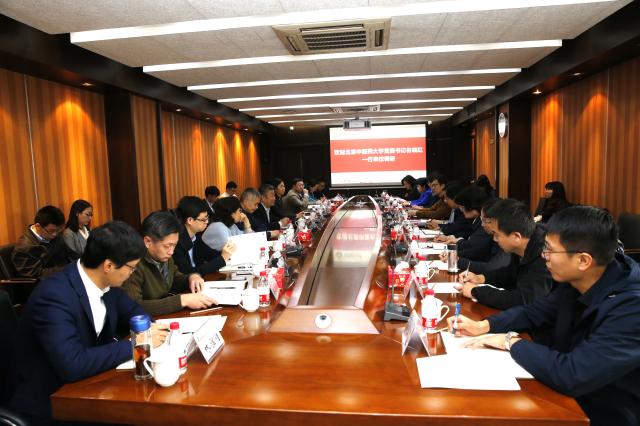 老哥俱乐部-老哥必备的交流社区