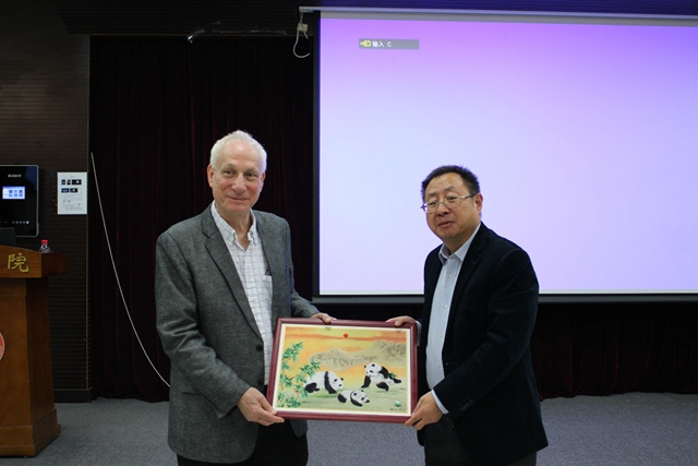 老哥俱乐部-老哥必备的交流社区