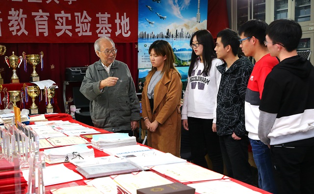 老哥俱乐部-老哥必备的交流社区