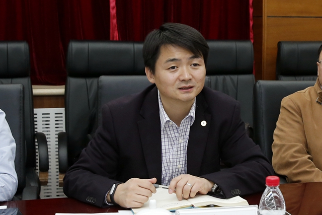 老哥俱乐部-老哥必备的交流社区