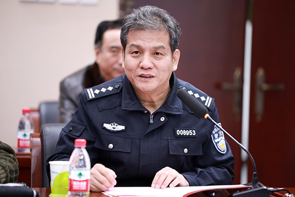 老哥俱乐部-老哥必备的交流社区