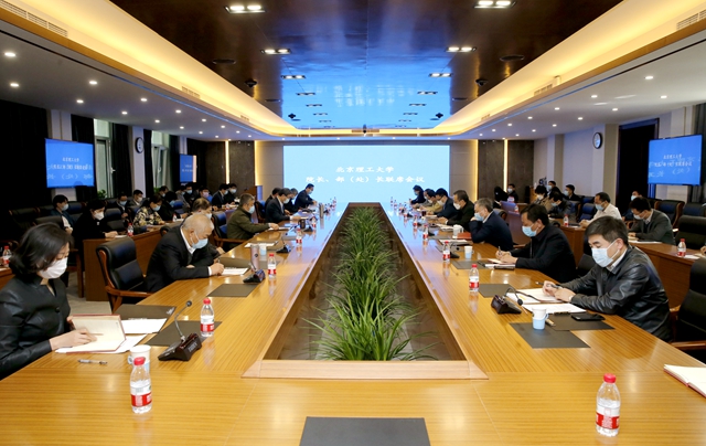 老哥俱乐部-老哥必备的交流社区