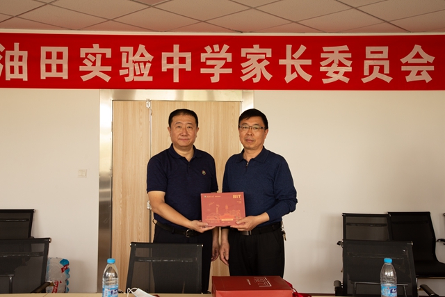 老哥俱乐部-老哥必备的交流社区