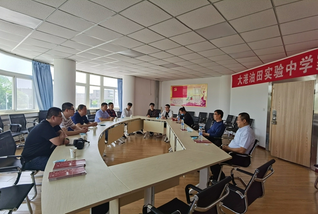 老哥俱乐部-老哥必备的交流社区