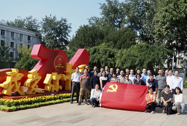 老哥俱乐部-老哥必备的交流社区