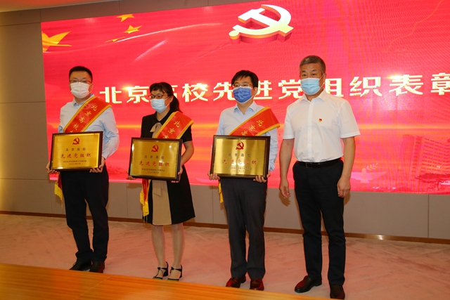 老哥俱乐部-老哥必备的交流社区