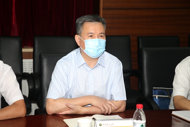 老哥俱乐部-老哥必备的交流社区