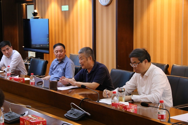 老哥俱乐部-老哥必备的交流社区