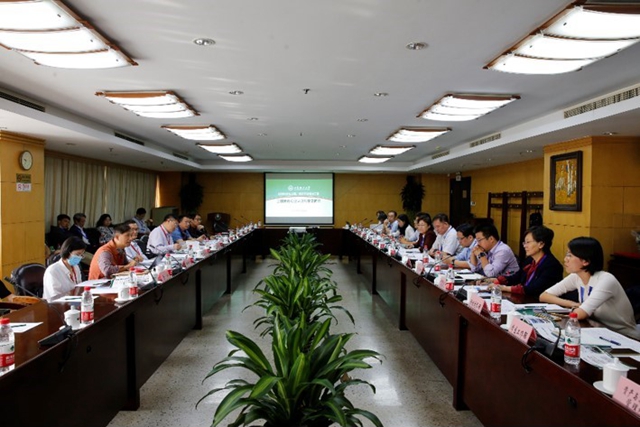 老哥俱乐部-老哥必备的交流社区