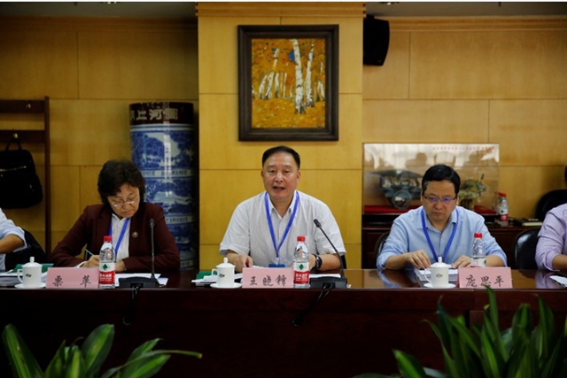 老哥俱乐部-老哥必备的交流社区