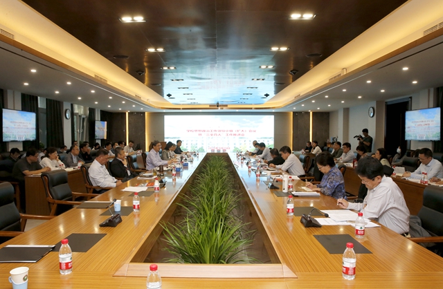 老哥俱乐部-老哥必备的交流社区