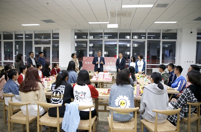 老哥俱乐部-老哥必备的交流社区