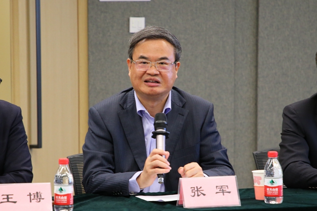 老哥俱乐部-老哥必备的交流社区